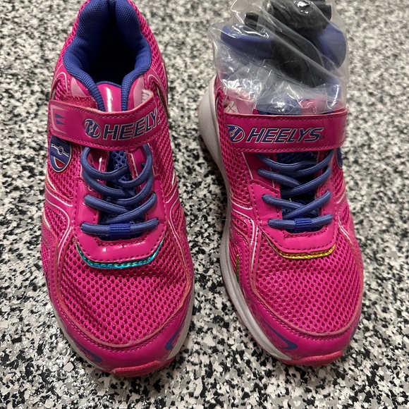 Heelys Shoes Heelys Yth 3 2cm Pink Used Normal Wear Poshmark